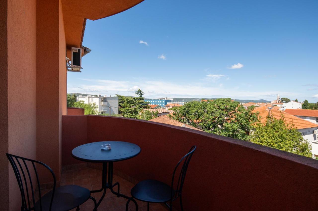 Villa Maimare บีโอกราดนาโมรู ภายนอก รูปภาพ